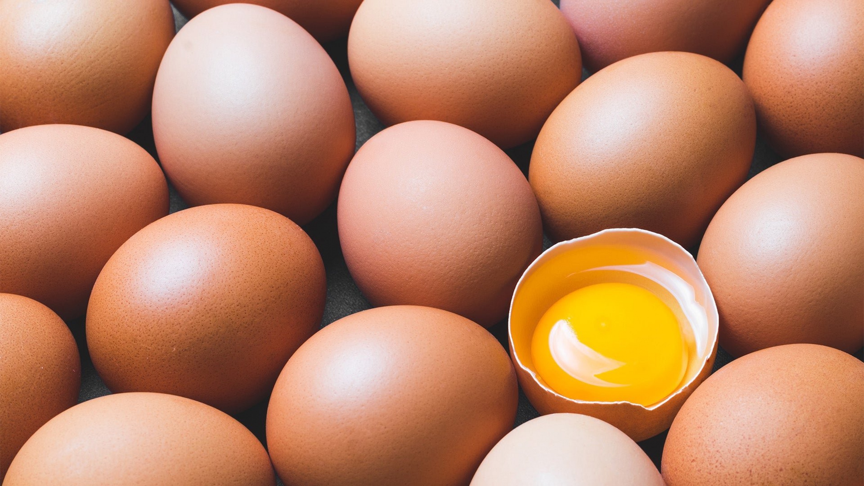 Яйцо столовое куриное пищевое первой категории фасованное